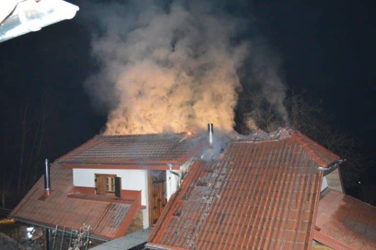 Brand_Dach_120117