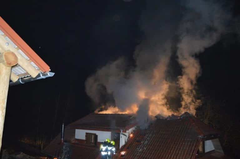 Brand_Dach_120117